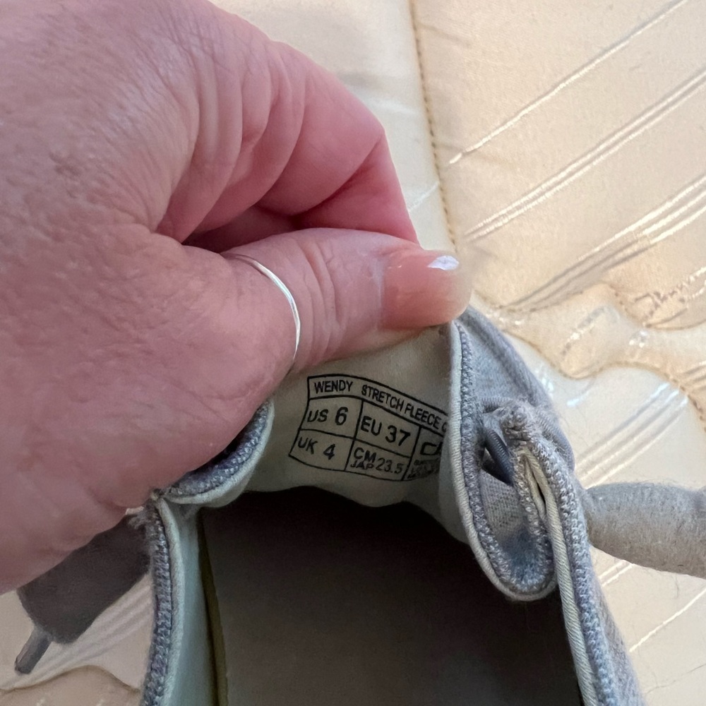 Hey Dudes/size 6/light gray